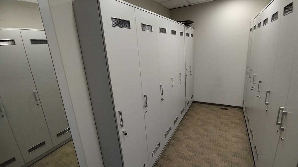 Гардеробна , гардероби за съблекалня 4 - 5 и 6 крила