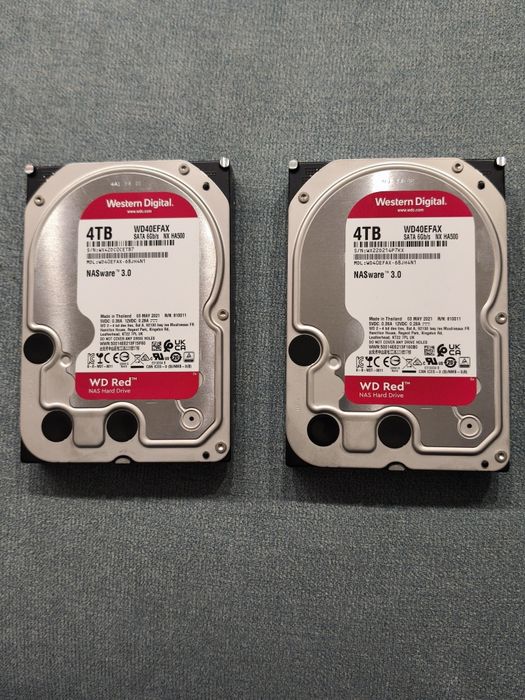 Хард дискове 2х4 TB