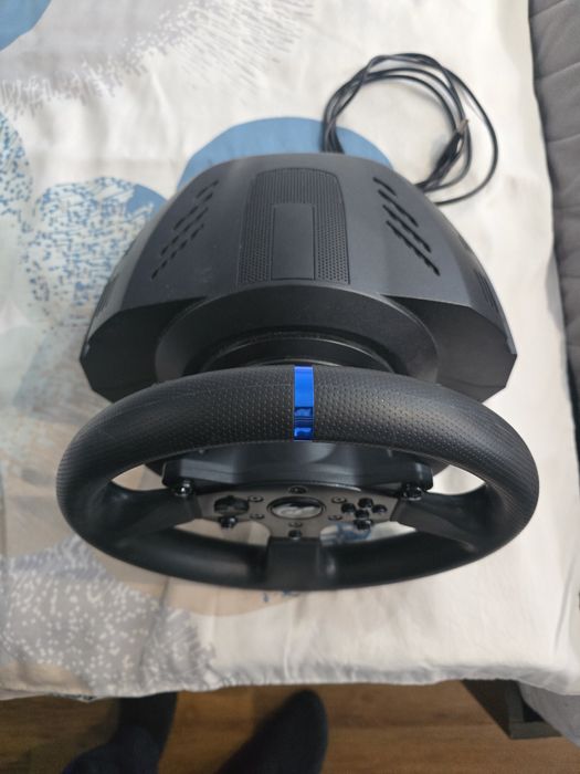Продавам Trustmaster T300 RS