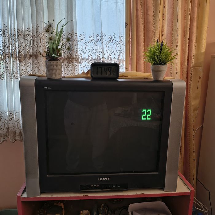 Ретро телевизор Sony Trinitron 29" (KV-29XL71K) + дистанционно и чинчове