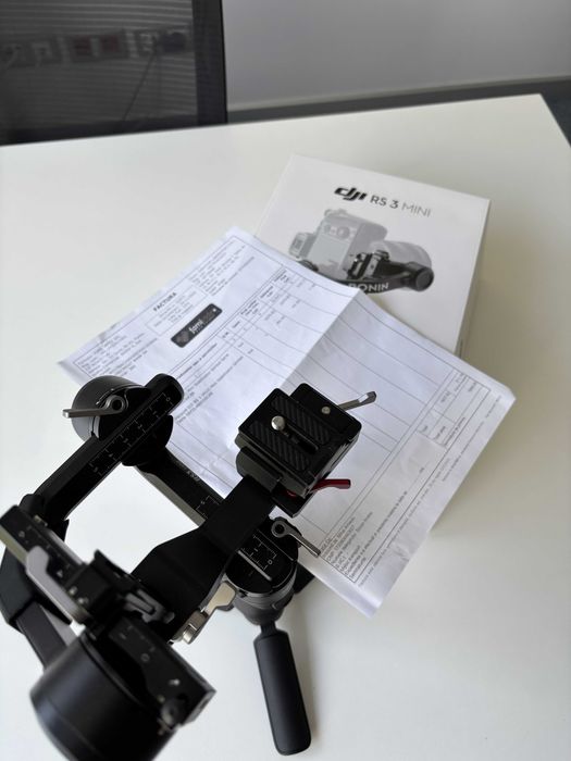 Stabilizator Gimbal DJI RS 3 Mini – Stare perfectă