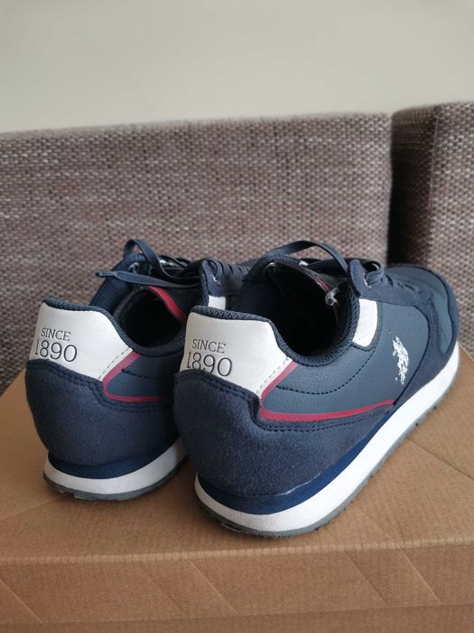 Маратонки Adidas, Nike и апрески 35 и 36