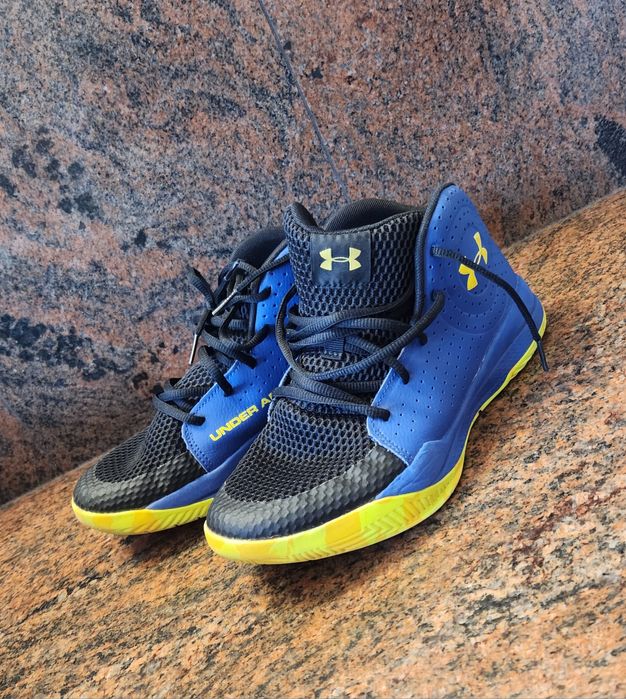 Ghete baschet Under Armour impecabile
