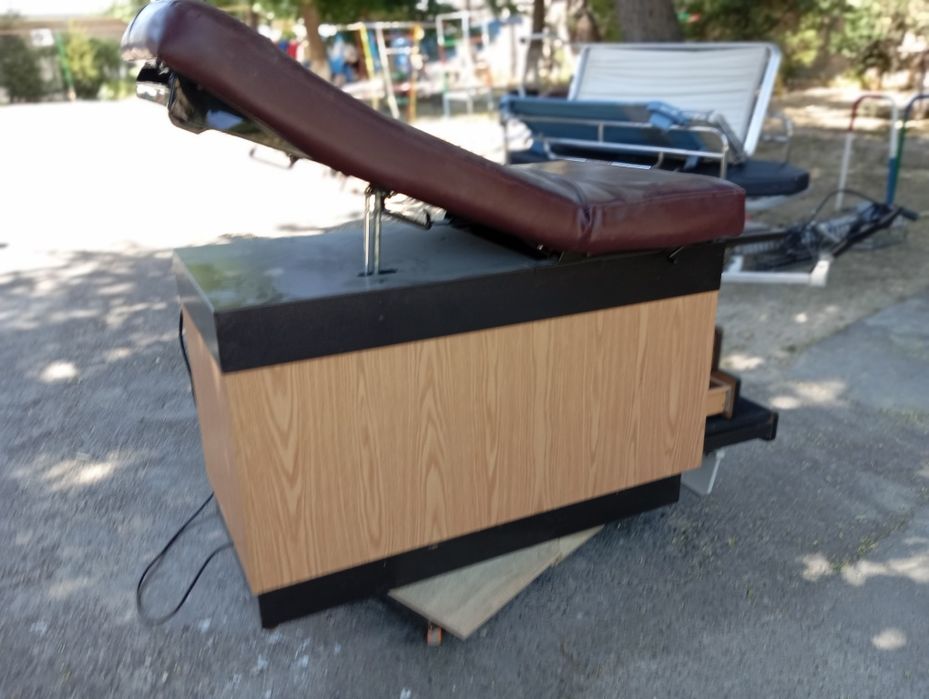 Срочно Стол массажный и для осмотра акушера гинеколога