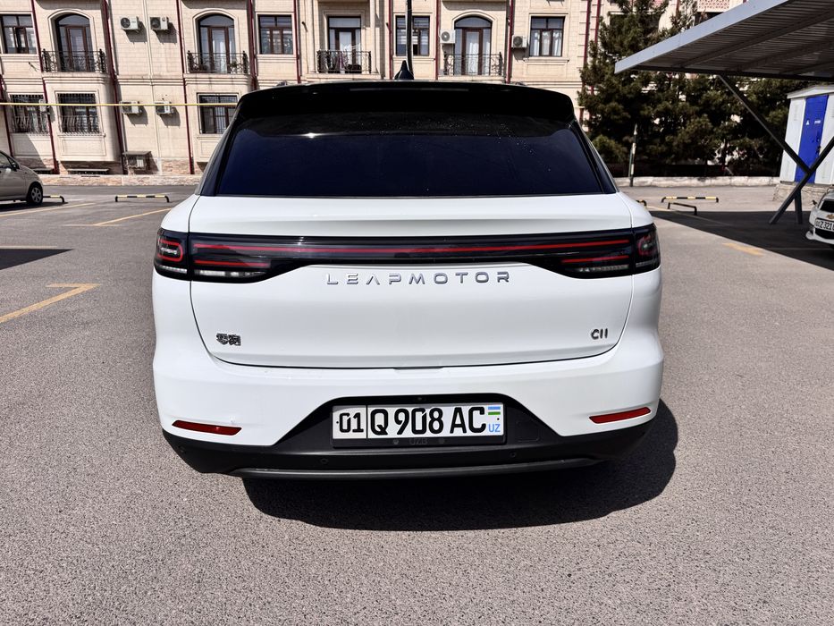 Leapmotor c11 белый