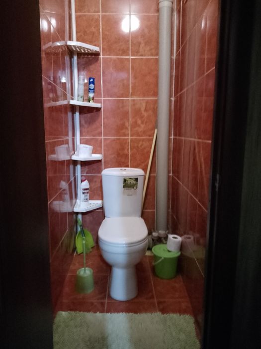 Продам двухкомнатную  .