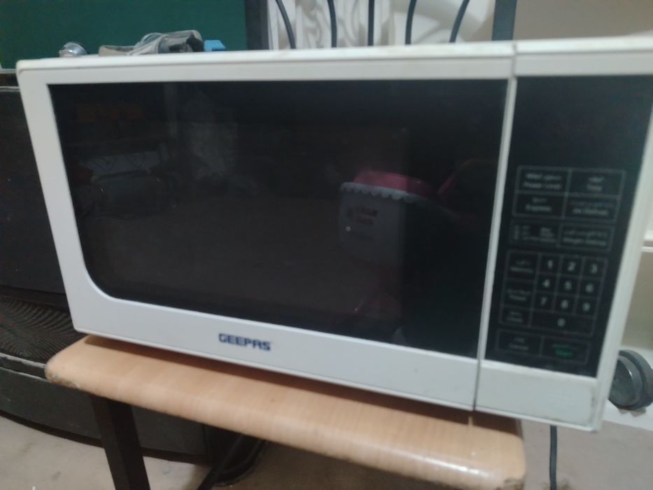 Микроволновка geepas