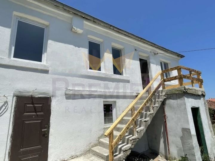 Продава се Къща в с. Извор, Област Бургас - 170 кв.м за 330 €/кв.м - Снимка #2