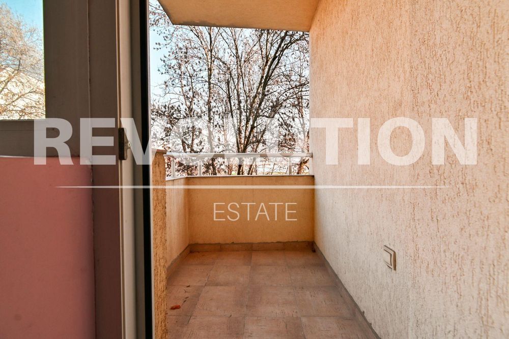Продава се Тристаен апартамент в София, Хаджи Димитър - 95 кв.м за 1933 €/кв.м - Снимка #15