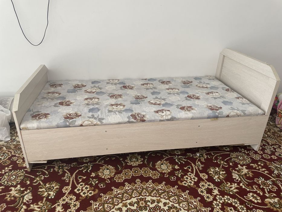 Продам кровать одна спалка