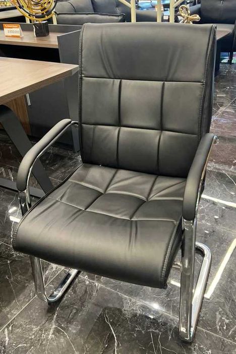 Срочно продаем Офисные мебели в комплекте б/у в отличном состоянии