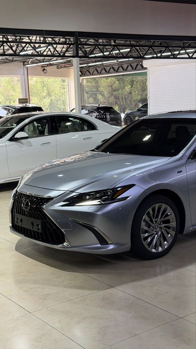 Lexus ES300h 2026