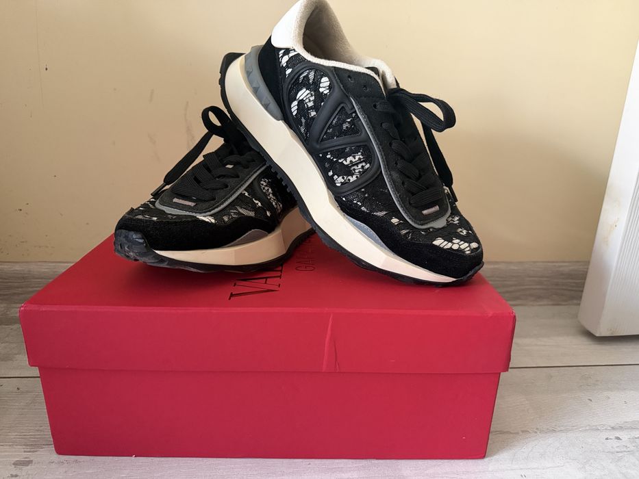 Маратонки Valentino