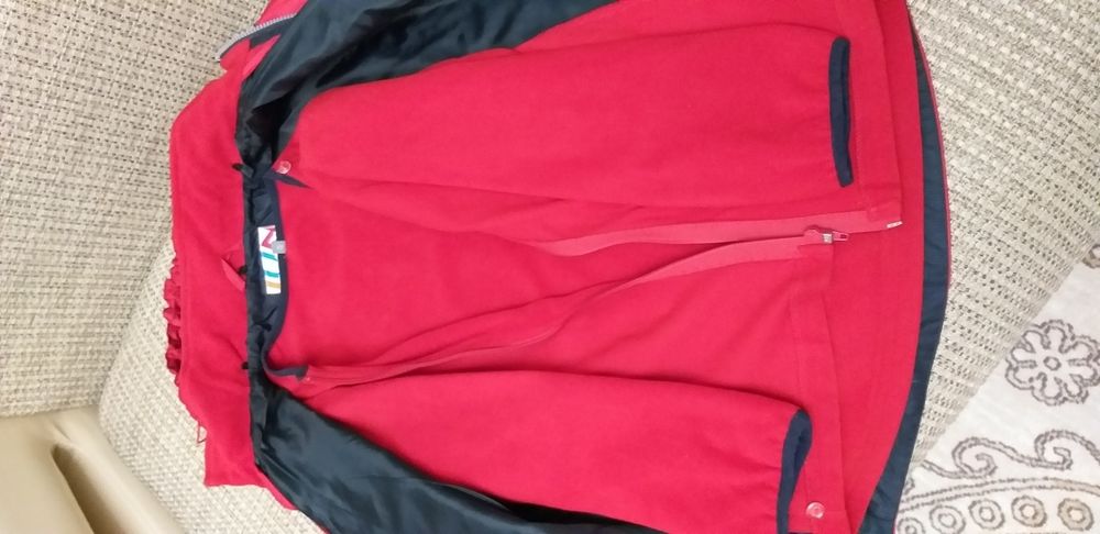 Продам куртки на мальчика