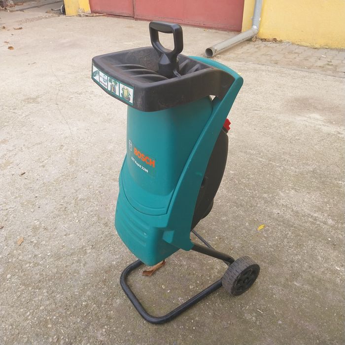 Tocator crengi Bosch