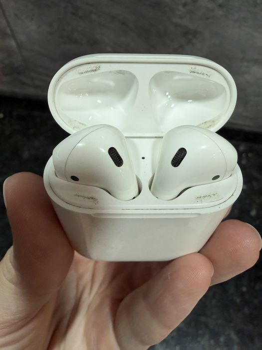 Продам наушники airpods оригинал