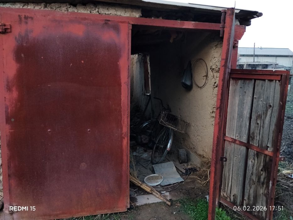 Darvoza sotila yoki metollomga  beriladi