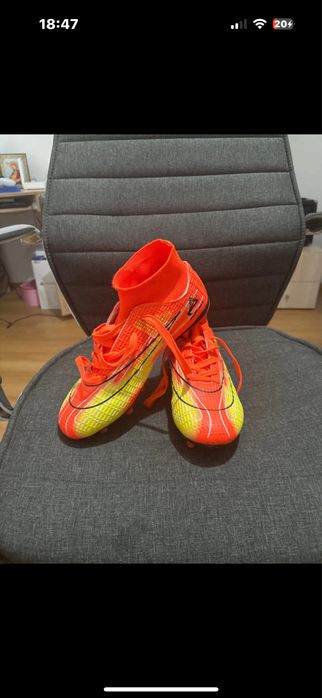 Ghete fe fotbal cu crampoane