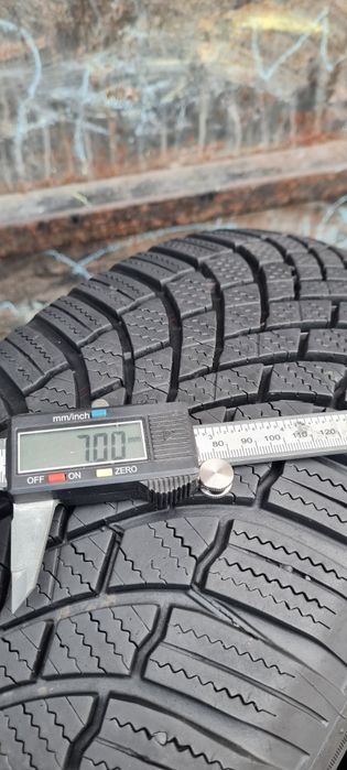 2 Anvelope Bridgestone 215 65 R17 M + S. Dot 2022