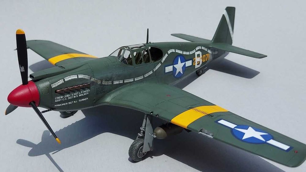 Сборная модель самолета P-51 Мустанг (Academy, 1/48)