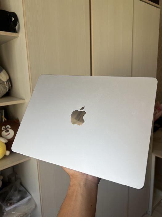 Срочно MacBook Air M3 8/512gb
