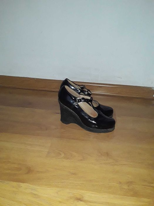 Продам туфли женские