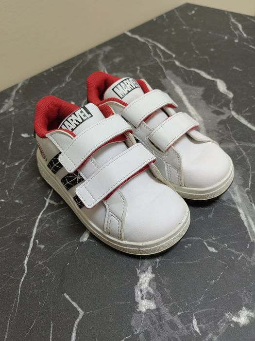 Маратонки ADIDAS 24 номер