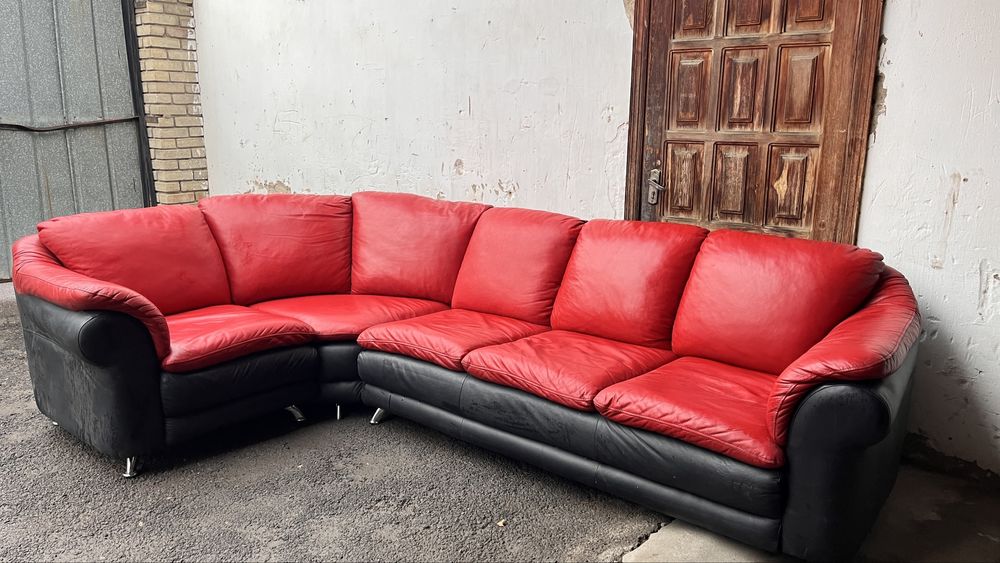 Диван кожанный, в отличном состоянии