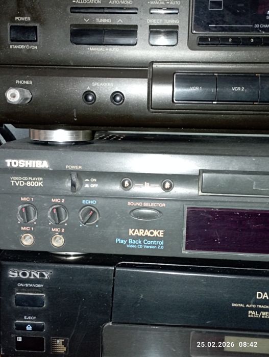 Продам cd плеер toshiba tvd-800k