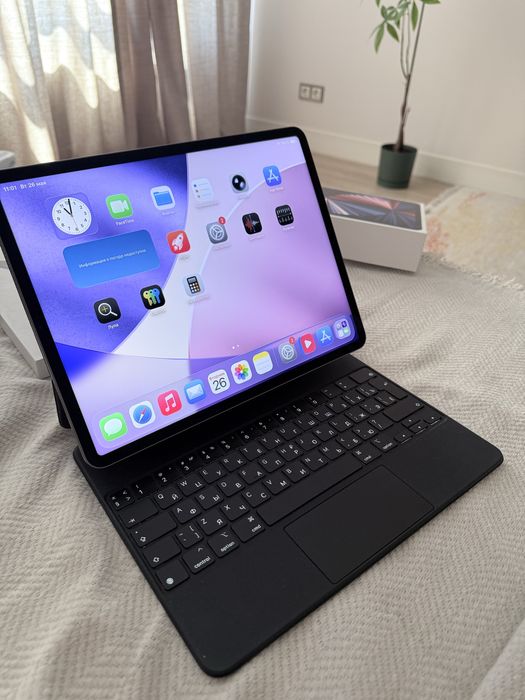 Ipad Pro 12.9 дюймов M1 процессор + Magic Keyboard клавиатура