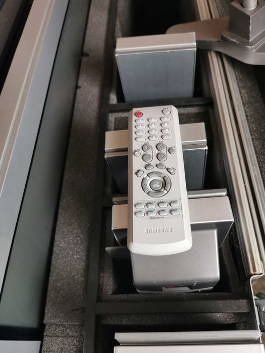 Cutie cu 2 monitoare