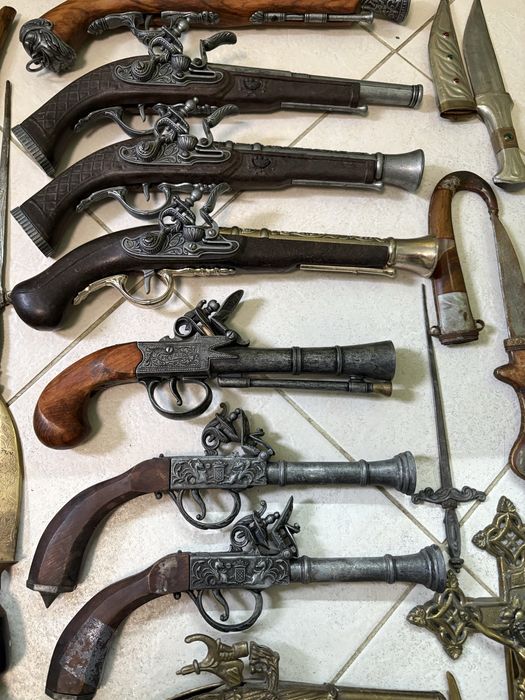 Пистолет ханджар кама свещник кръст декор механа носия