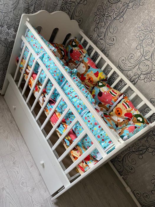 Детская кровать-качалка