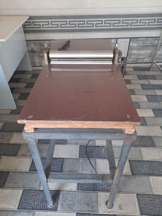 Cheburek chiqaradigan aparat sotiladi srochni