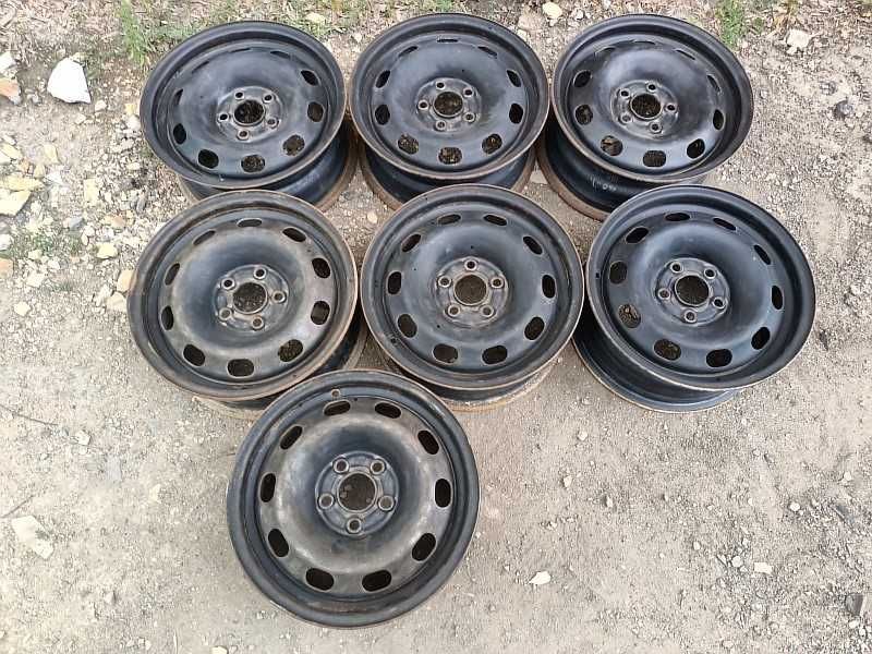 Продам оригинальные металлические диски на Volkswagen Polo.