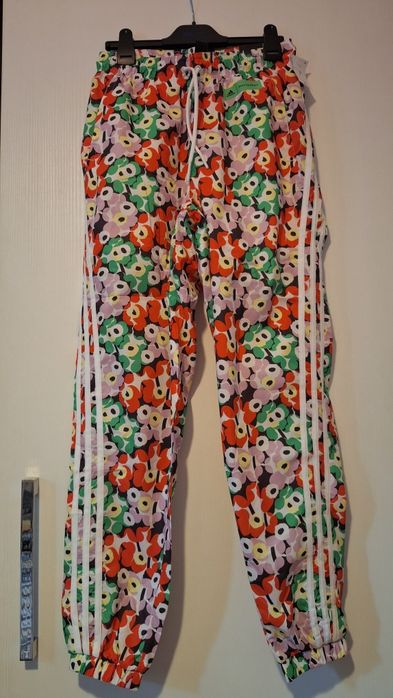 Дамско спортно долнище Adidas Marimekko XS