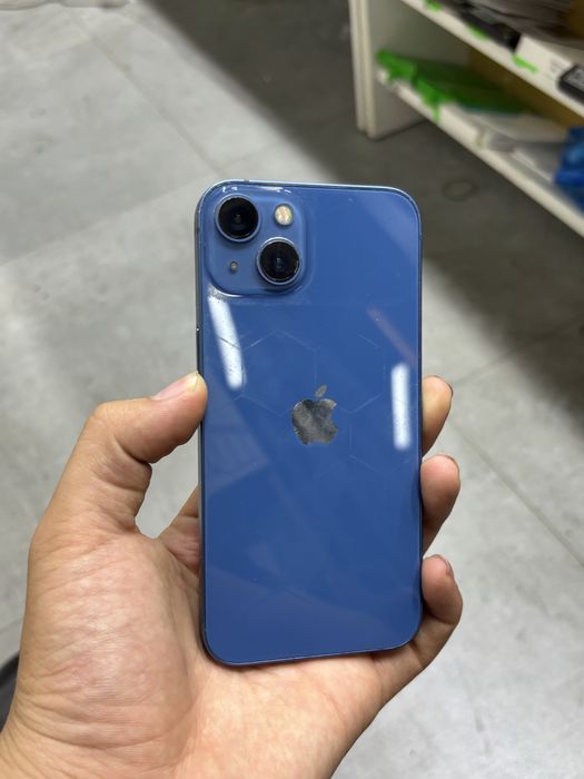 iPhone 13 в идеальном состоянии