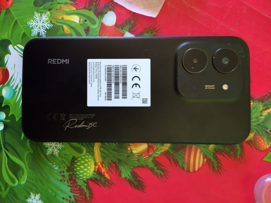 Vând acest telefon Redmi 15C în stare foarte bună telefonul nu este folosit doar am desfăcut din cutie pentru poze telefonul este nou memorie de 256 G