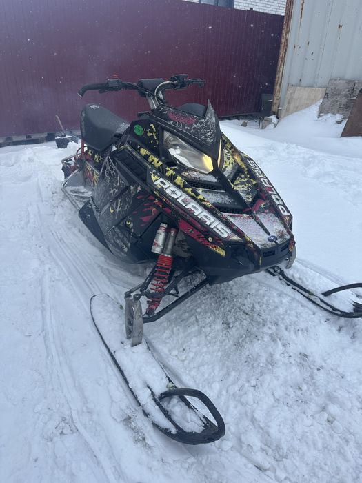 Продам снегоход Polaris Rush