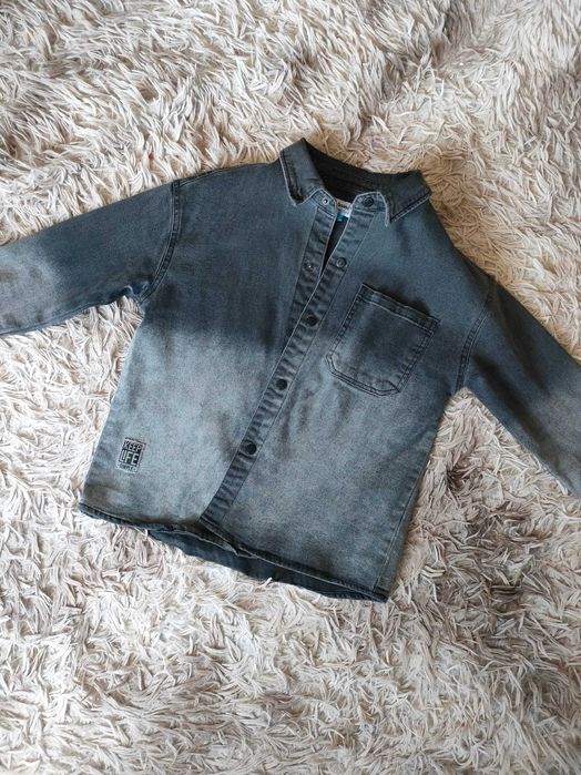 Продам стильную джинсовку на мальчика