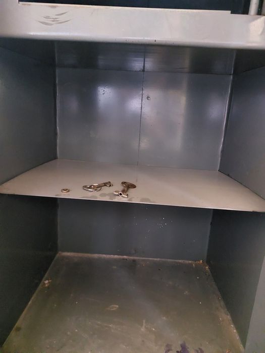 Сейф серый  80*50*45 см