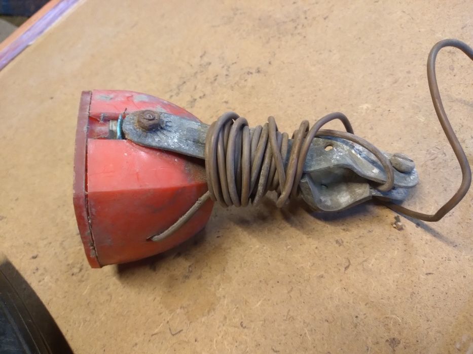 Lampa fata spate manere pegas kent