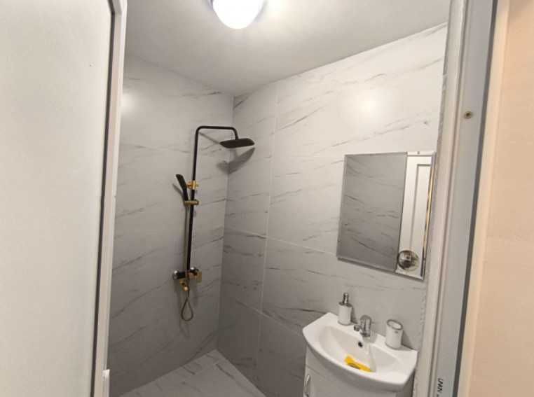 Двустаен апартамент под наем Люлин 5