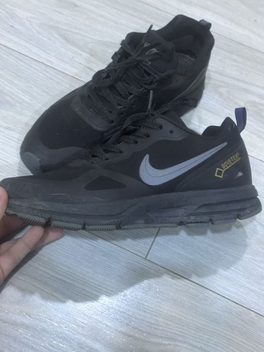 NİKE Спортивная обувь держится очень тепло качество очень хорошее