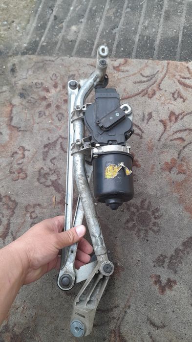 Автомобильных   дворник    моторчик    Продам