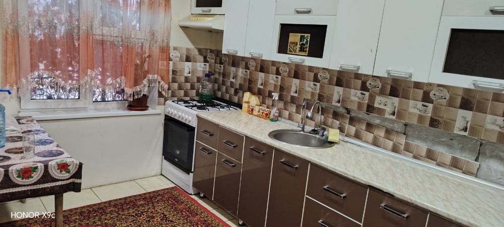 Arendaga xovli Food city bozor tomonda