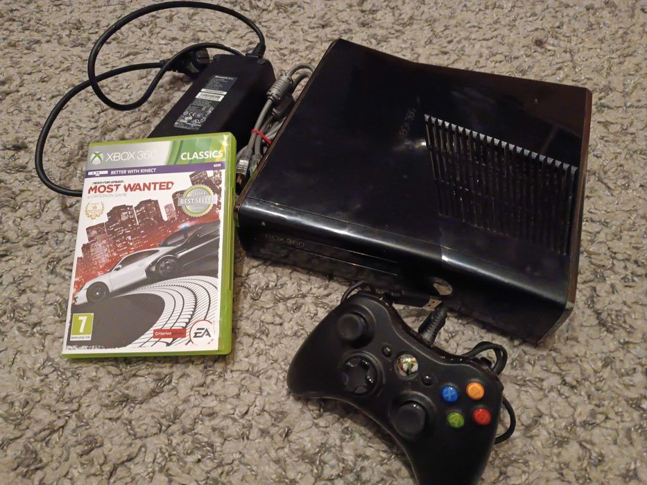 XBOX360 consola XBOX 360 slim + 1 joc Need for Speed Most Wanted