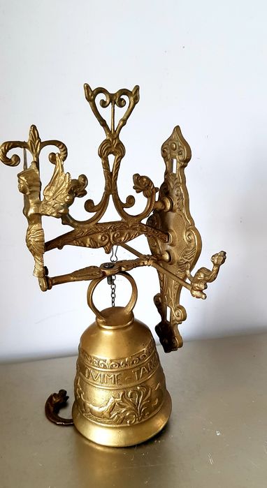 Clopot vechi din bronz