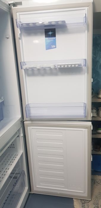 Холодильник Beko RCNK296E21W