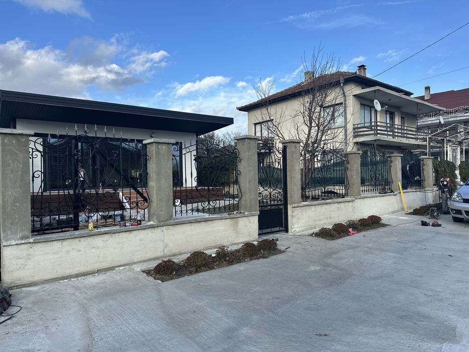 Пройзводство на ковани порти,огради,парапети и метални конструкций